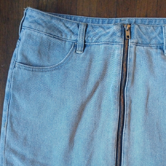 Kendall & Kylie Light Blue Denim Mini Skirt - Picture 4 of 11